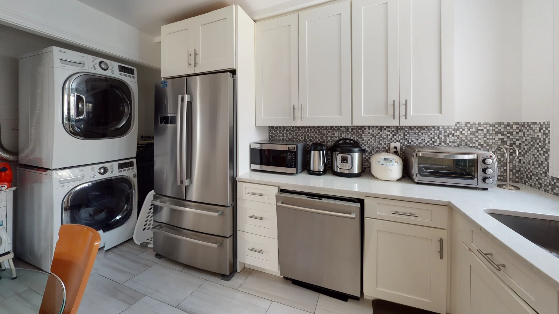 24 Broadlawn Park, Chestnut Hill (Newton)