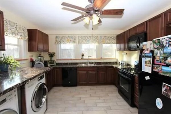 28 Cornwall St, Jamaica Plain