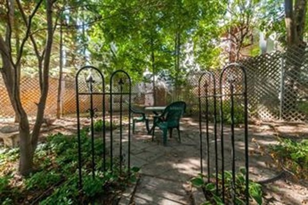 18 Ashley St, Jamaica Plain