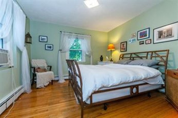 18 Ashley St, Jamaica Plain