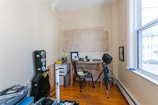 18 Ashley St, Jamaica Plain