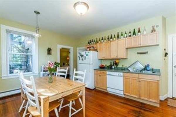 18 Ashley St, Jamaica Plain