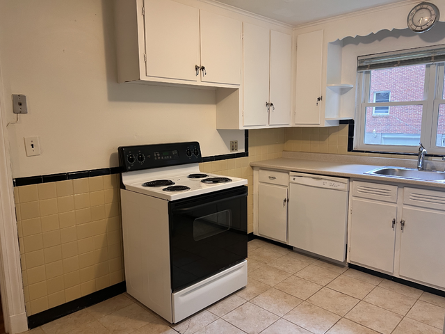 115 Withington Rd, Newtonville