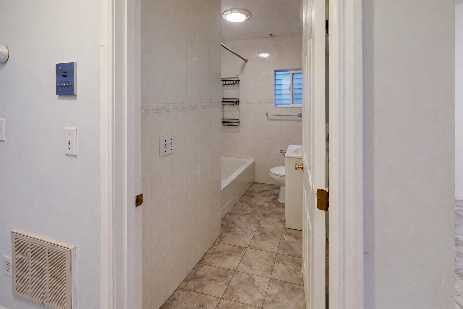 Photos of apartment on Paris St.,Boston MA 02128