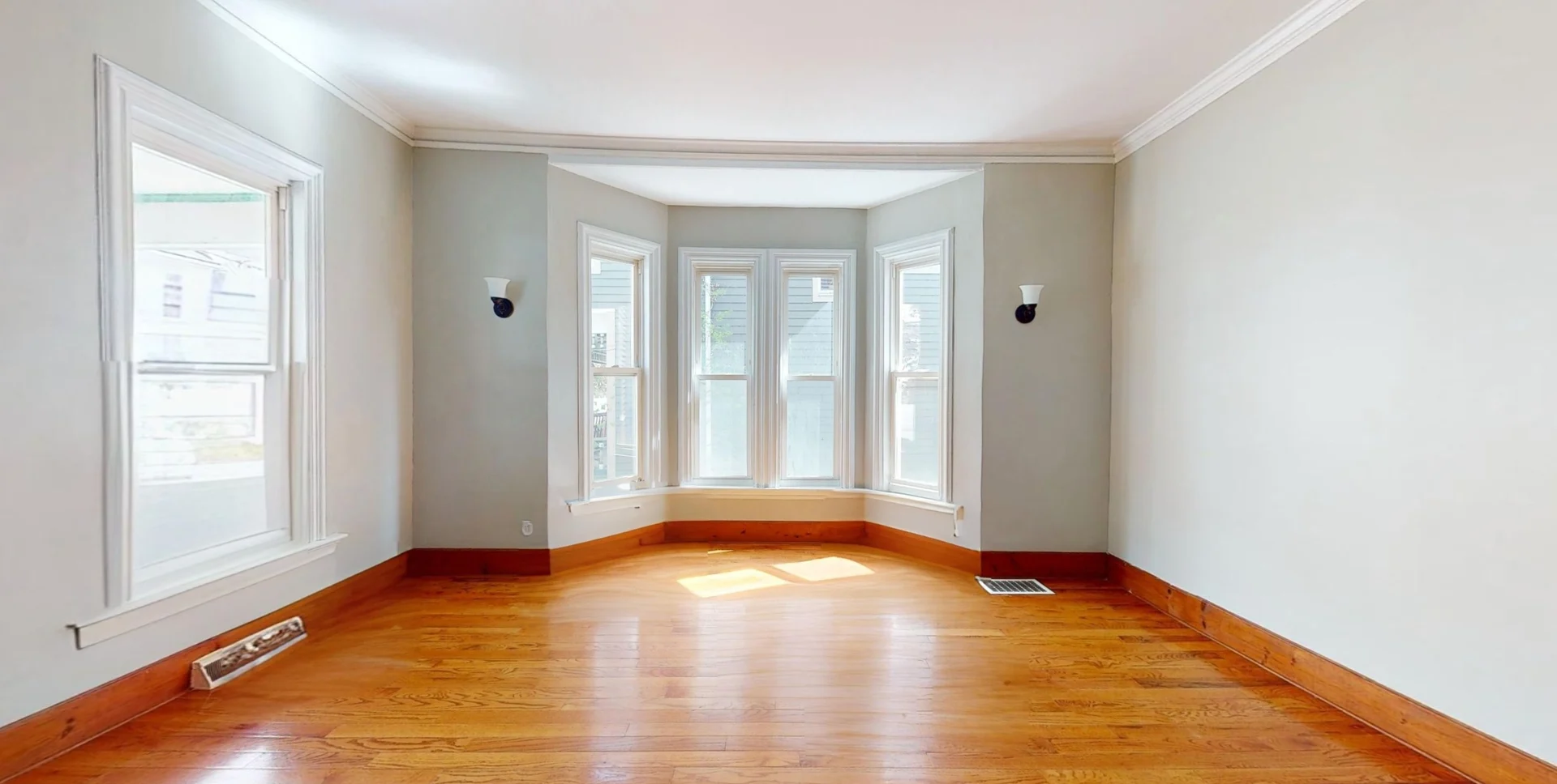 20-22 Holmes St.