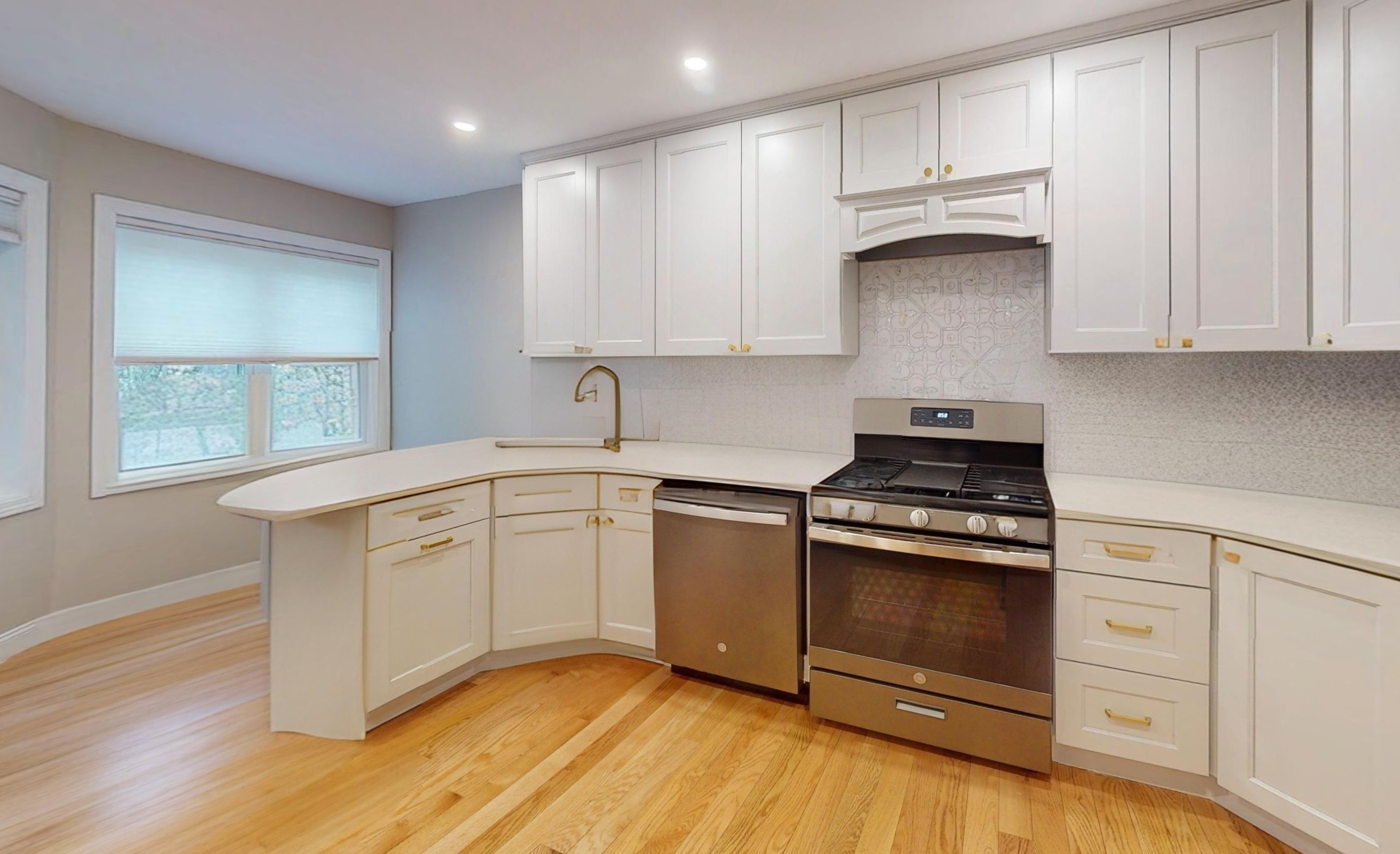 8 Knollwood Ct.