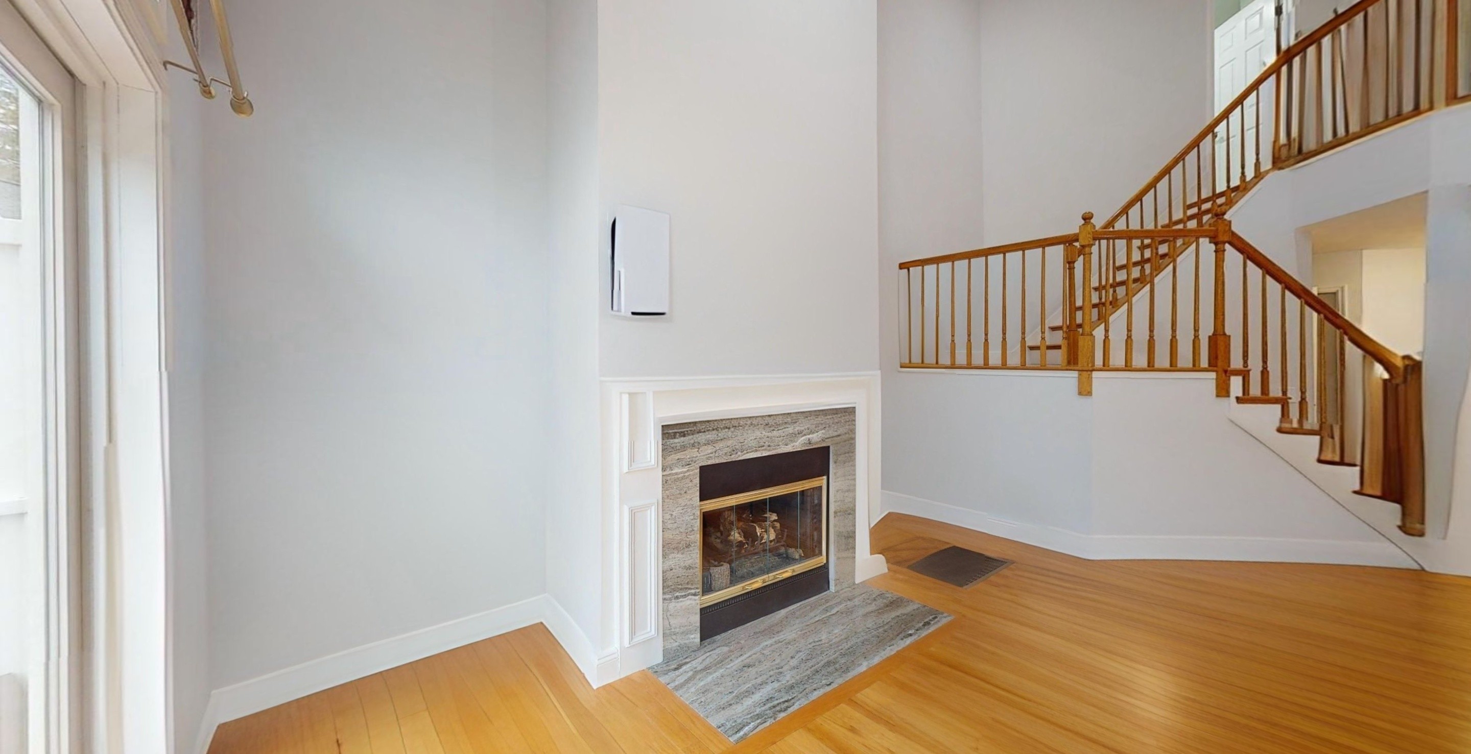 8 Knollwood Ct.