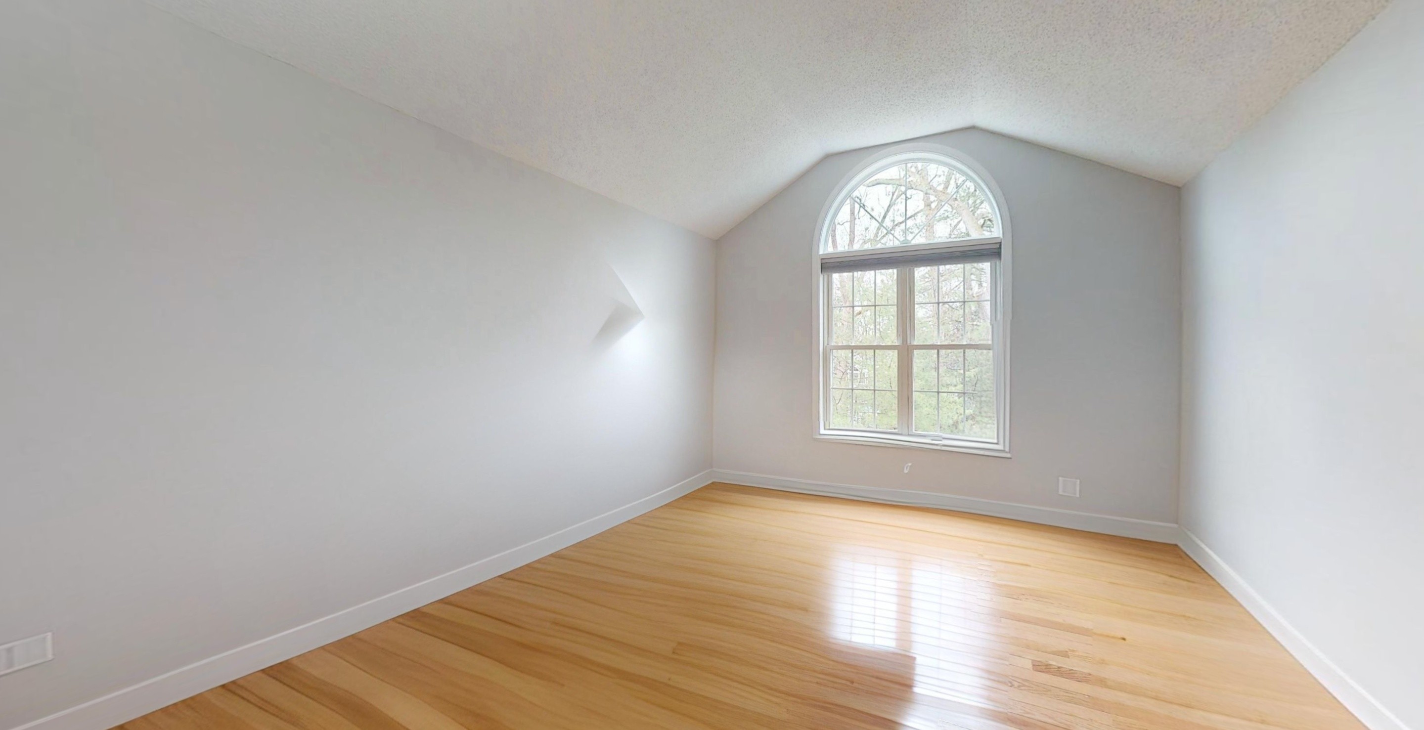 8 Knollwood Ct.