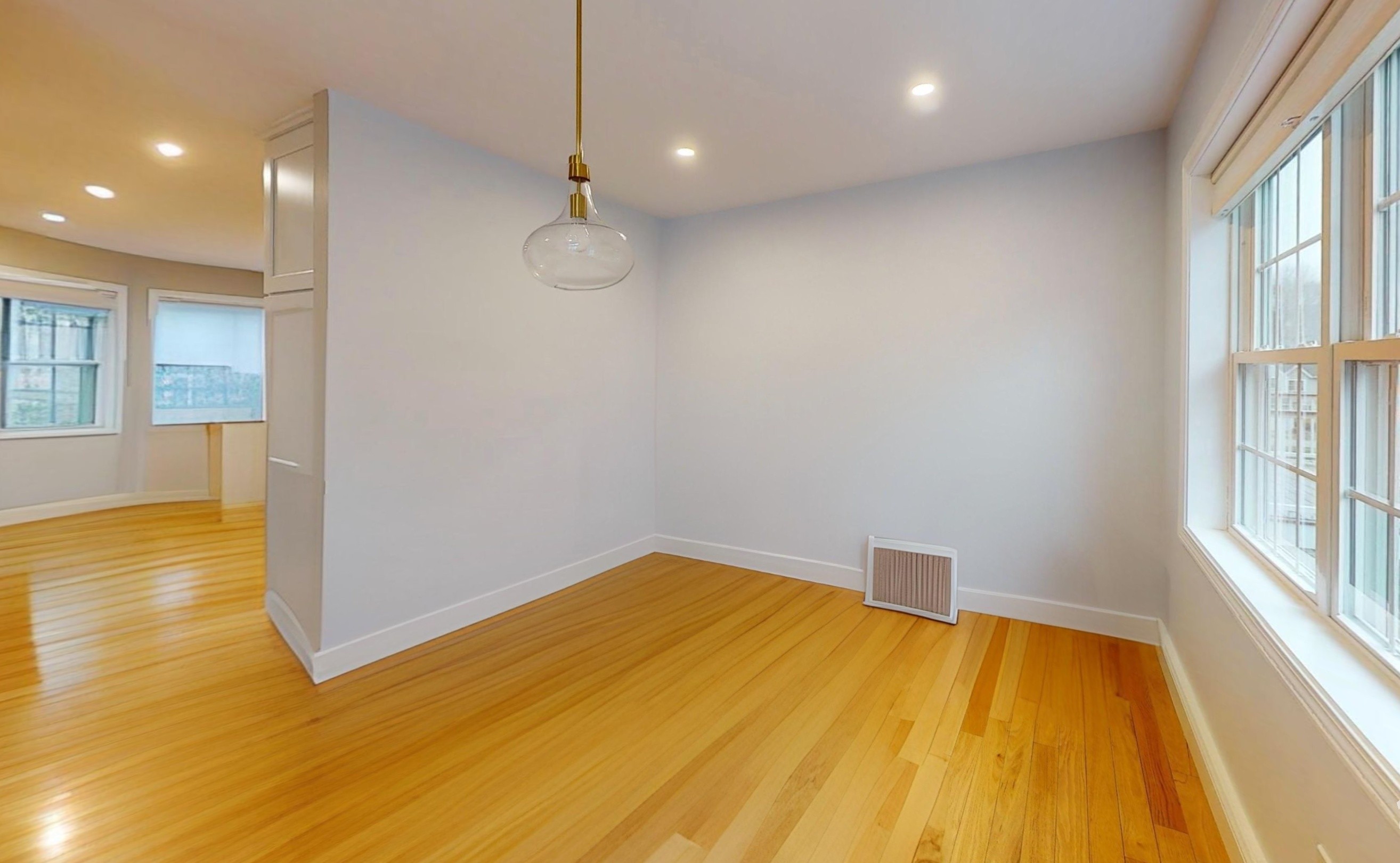 8 Knollwood Ct.