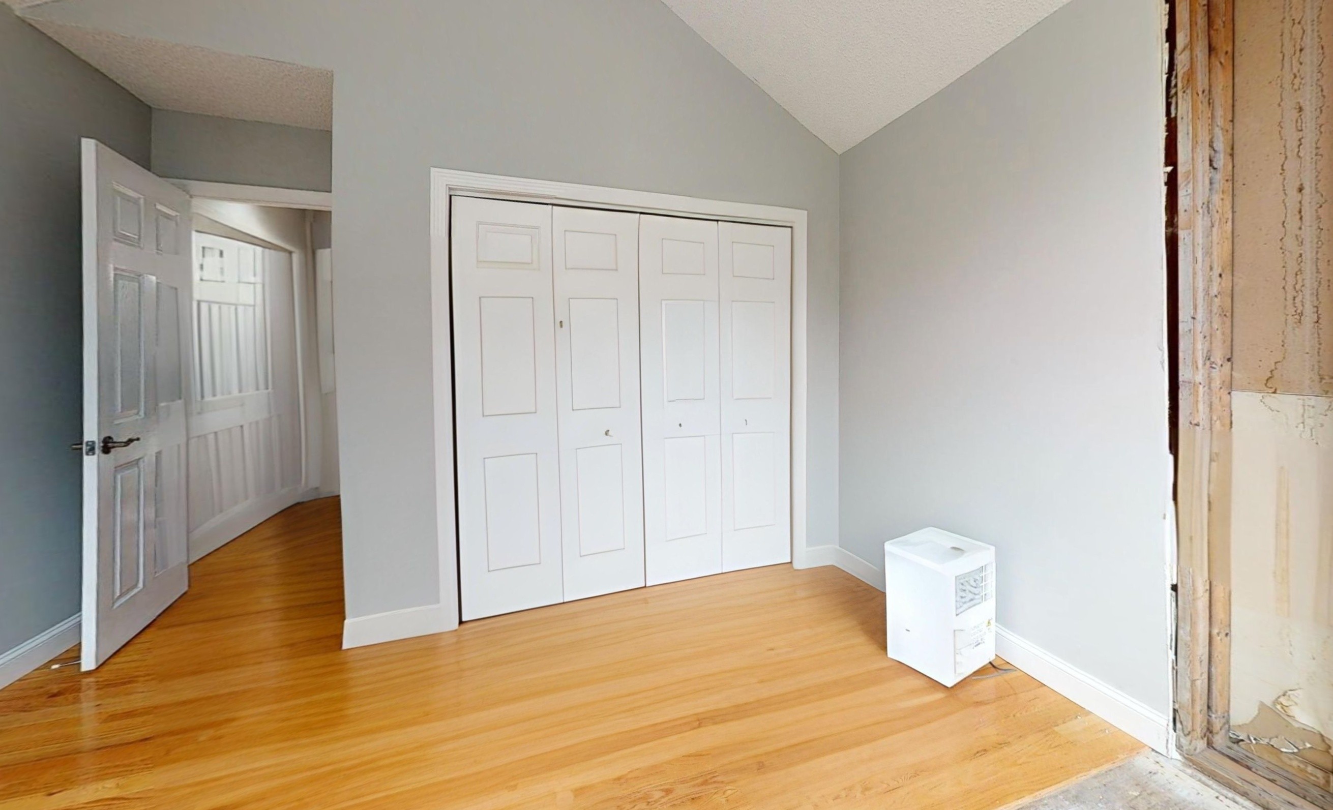 8 Knollwood Ct.