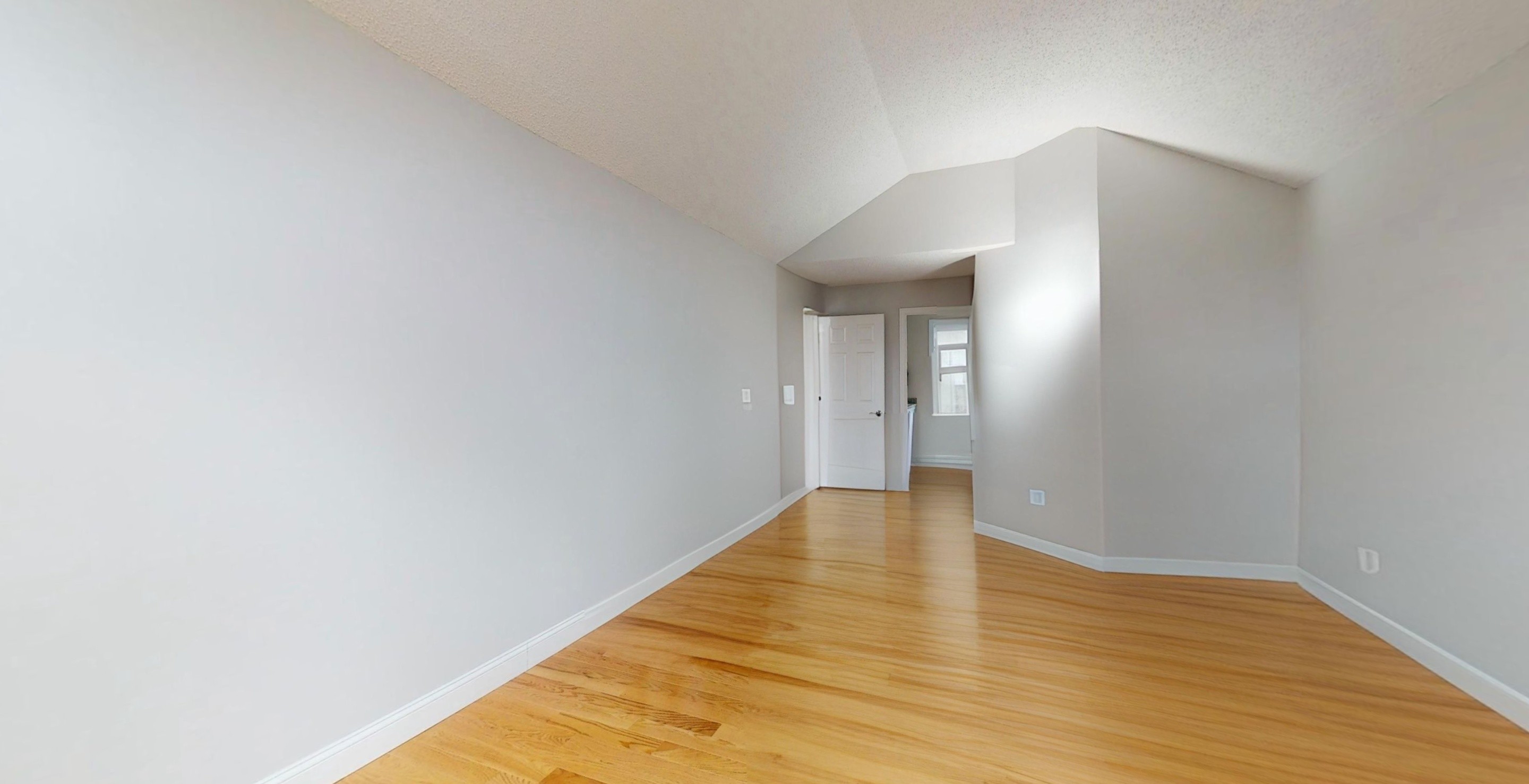 8 Knollwood Ct.