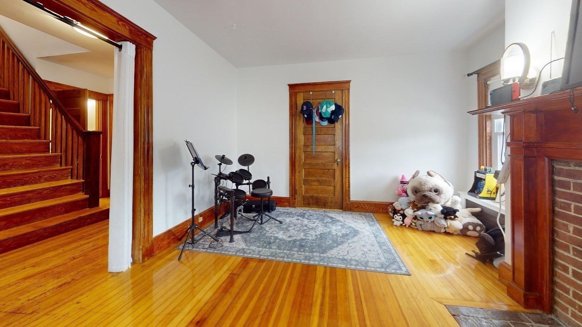 Photos of apartment on Boylston,Newton MA 02464