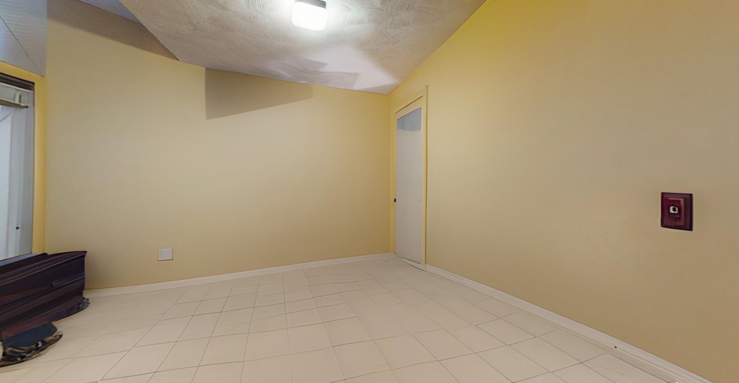 Photos of apartment on Elliot St.,Newton MA 02464