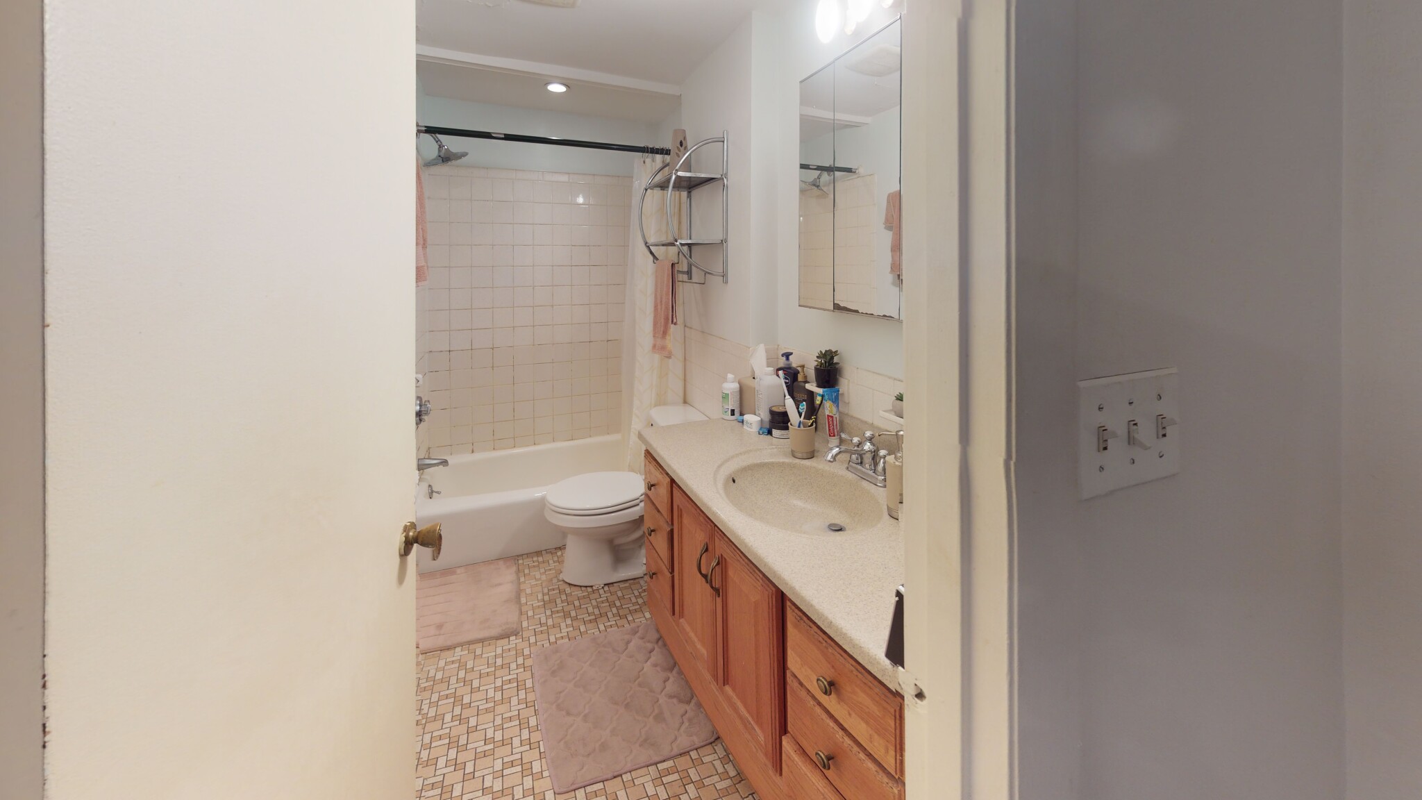 64 W Cedar, Beacon Hill