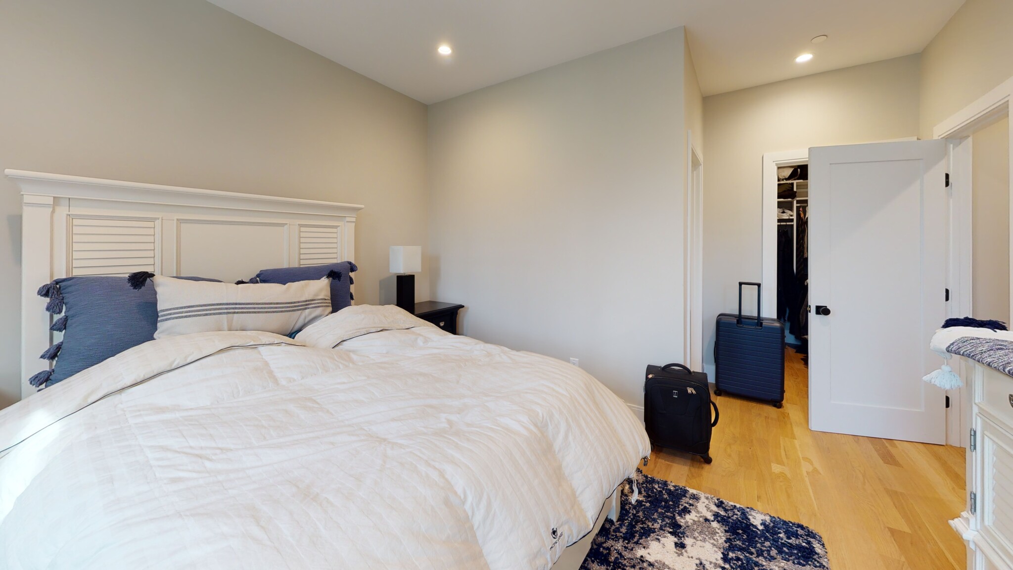 54 R River St, Mattapan