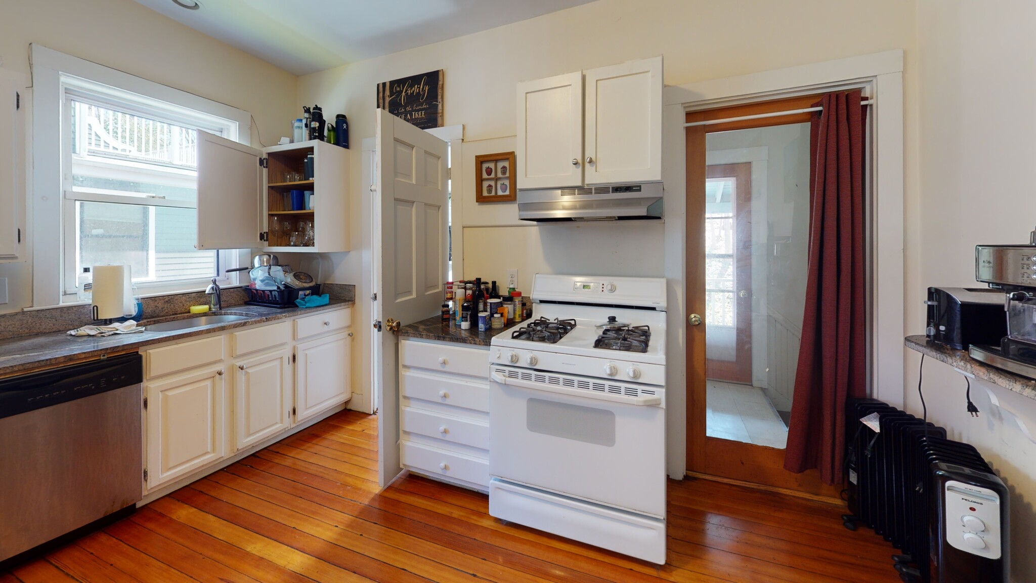 Photos of apartment on Washington St.,Brookline MA 02445