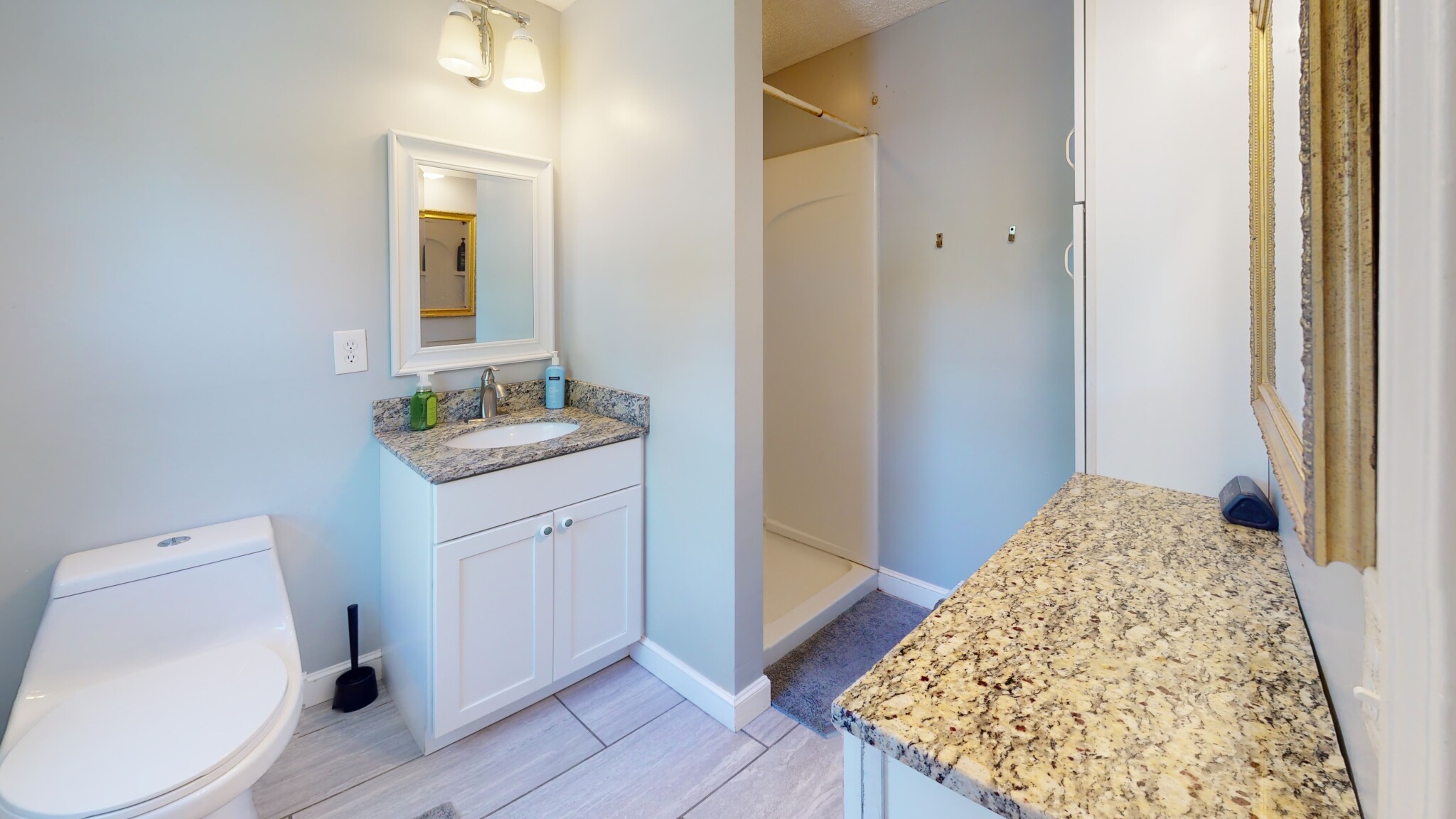 14 Wedgewood Rd, Framingham