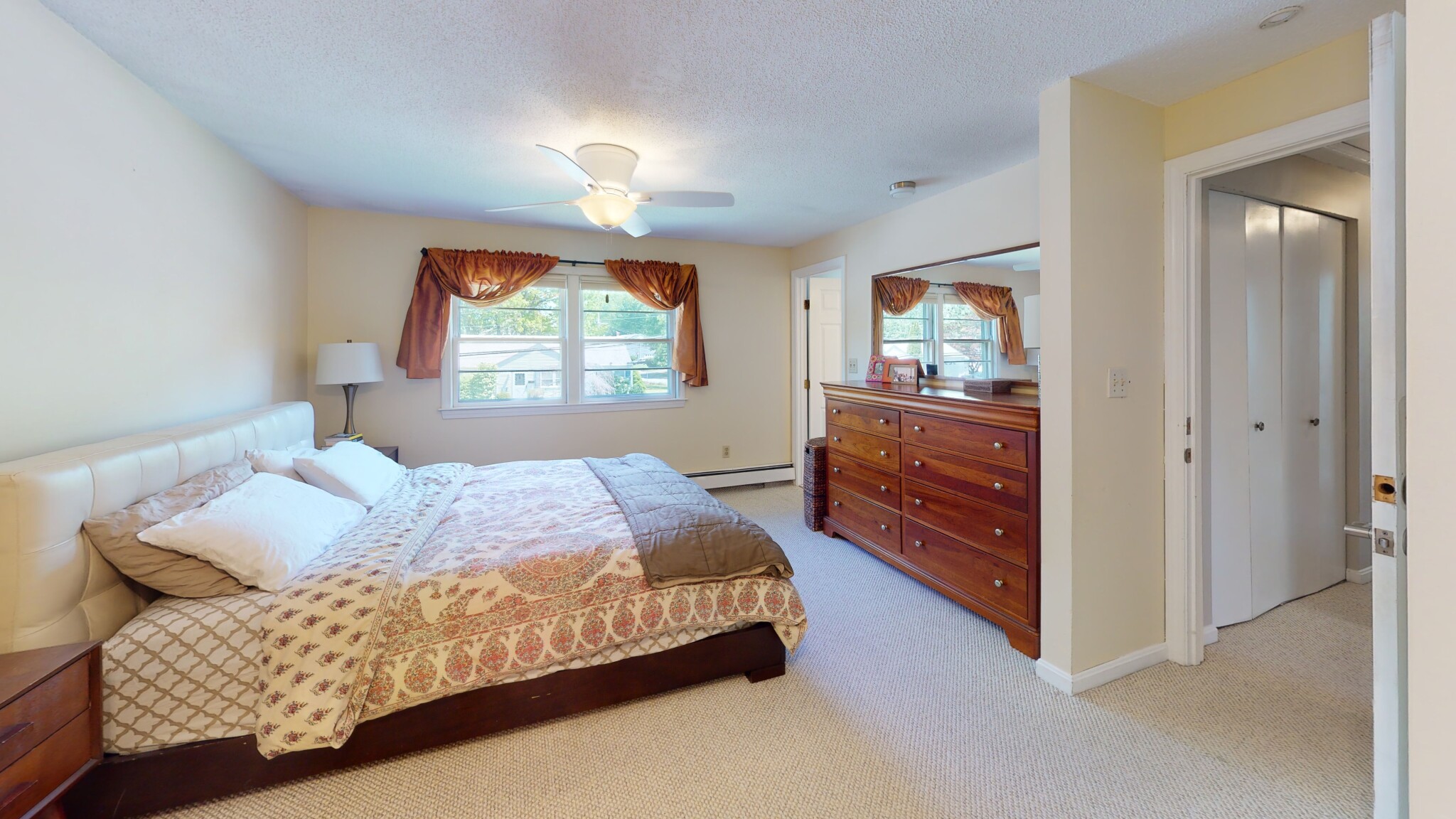 14 Wedgewood Rd, Framingham