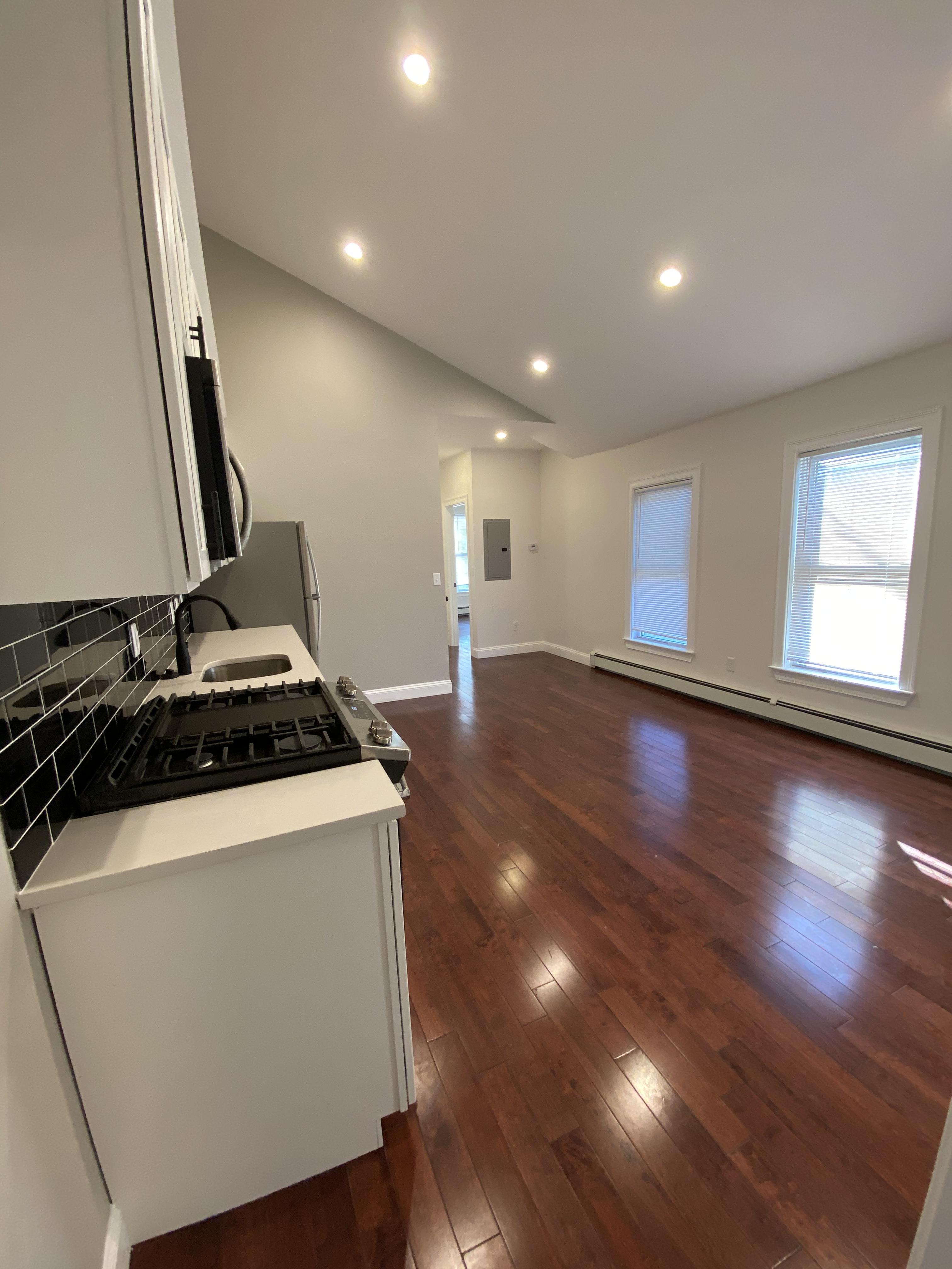 4 bed, 1 bath apartment for rent at 3 Cedar St Unit 2, Roxbury — photo 2 of 11