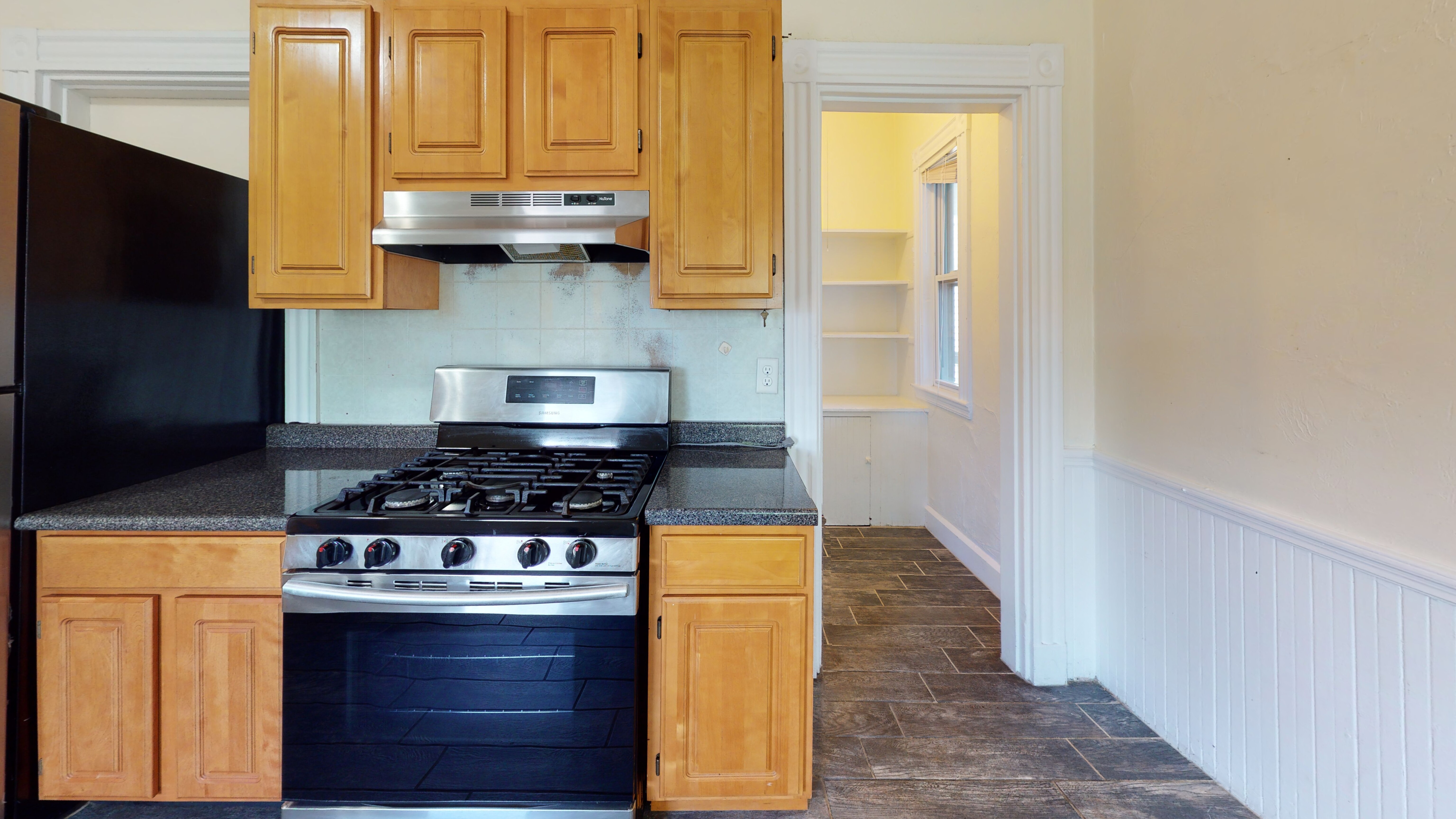 3 bed, 1 bath apartment for rent at 7 Sunset St Unit 3, Mission Hill — photo 2 of 7