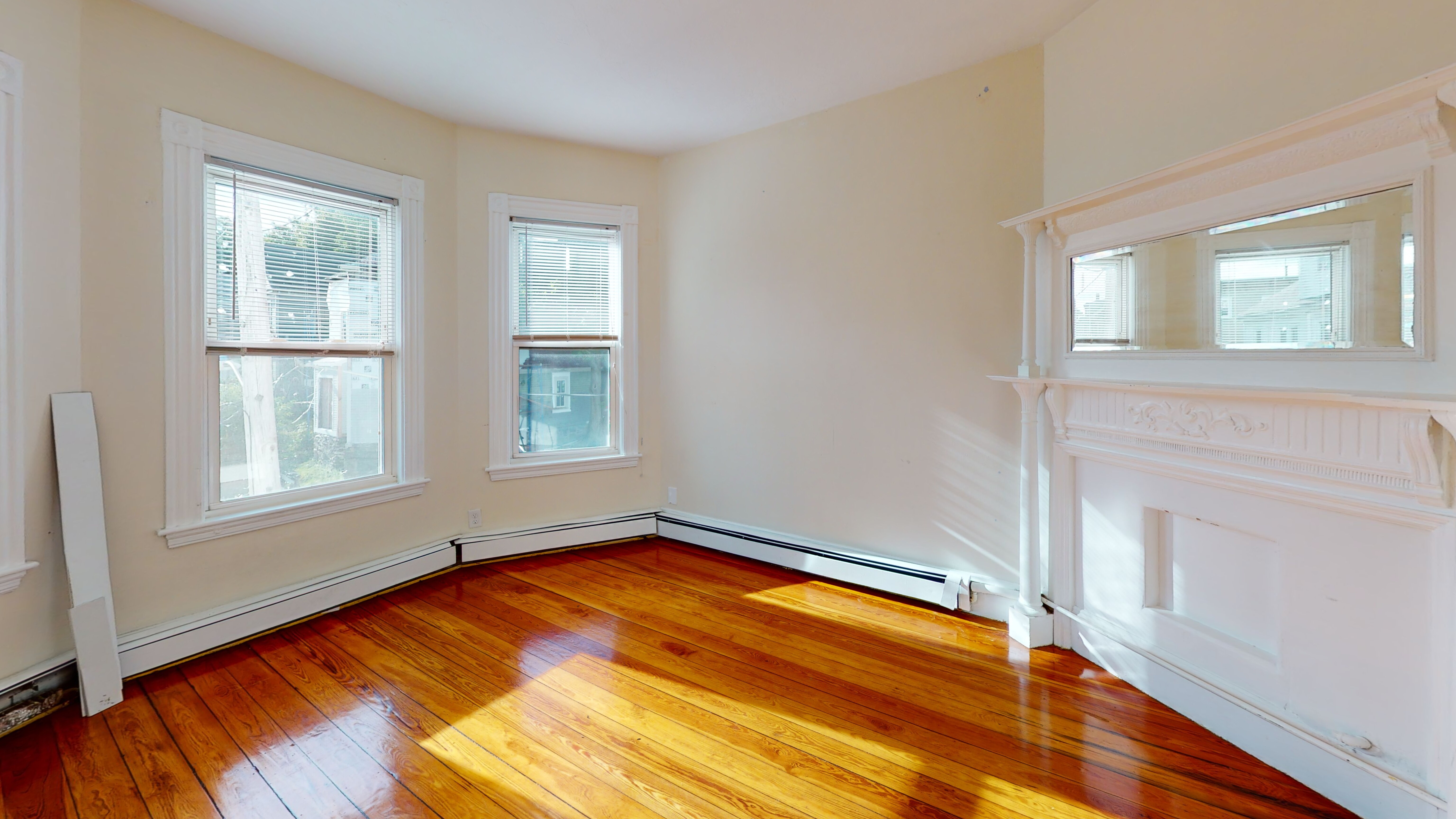 3 bed, 1 bath apartment for rent at 7 Sunset St Unit 3, Mission Hill — photo 4 of 7