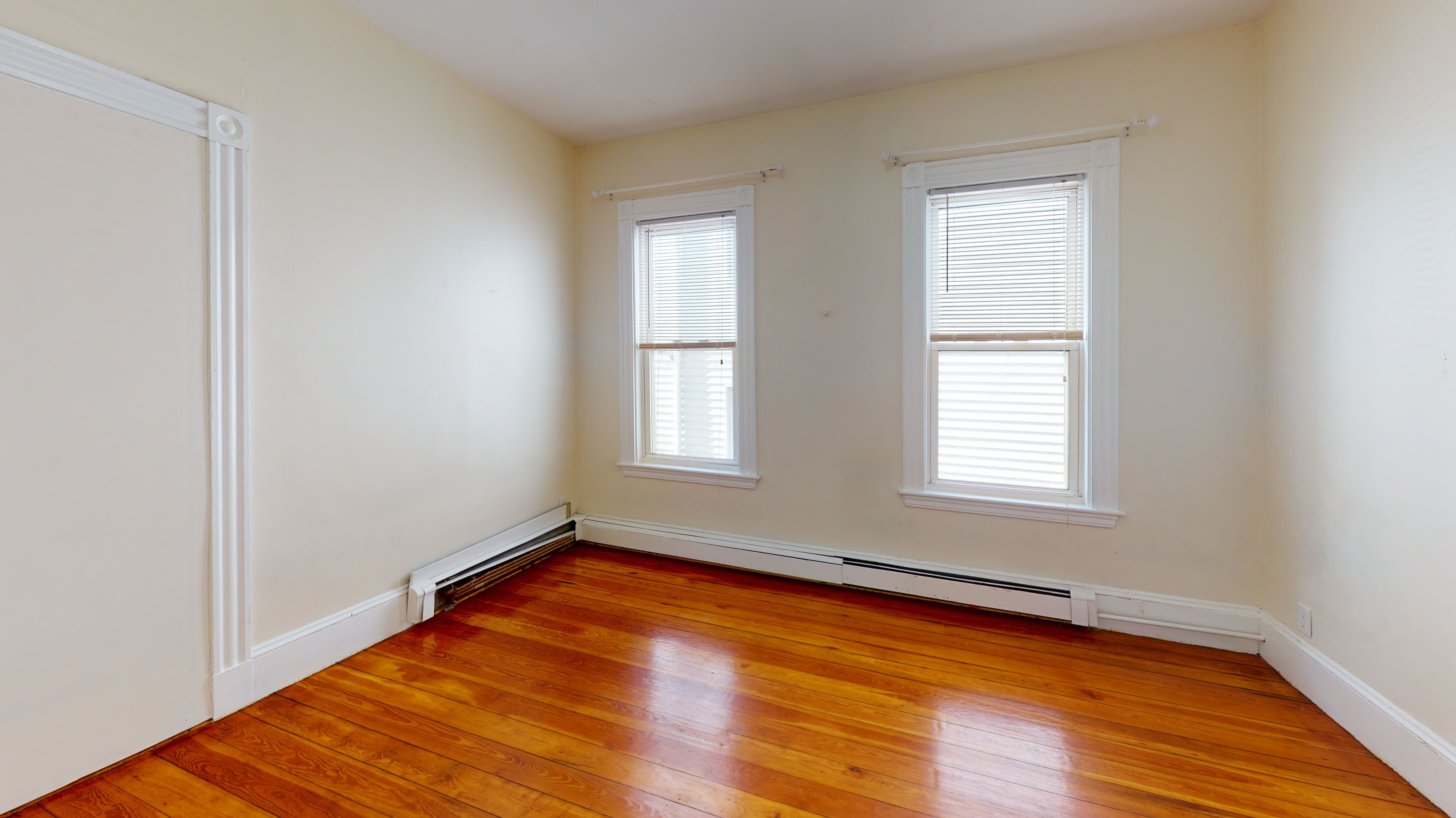 3 bed, 1 bath apartment for rent at 7 Sunset St Unit 3, Mission Hill — photo 5 of 7