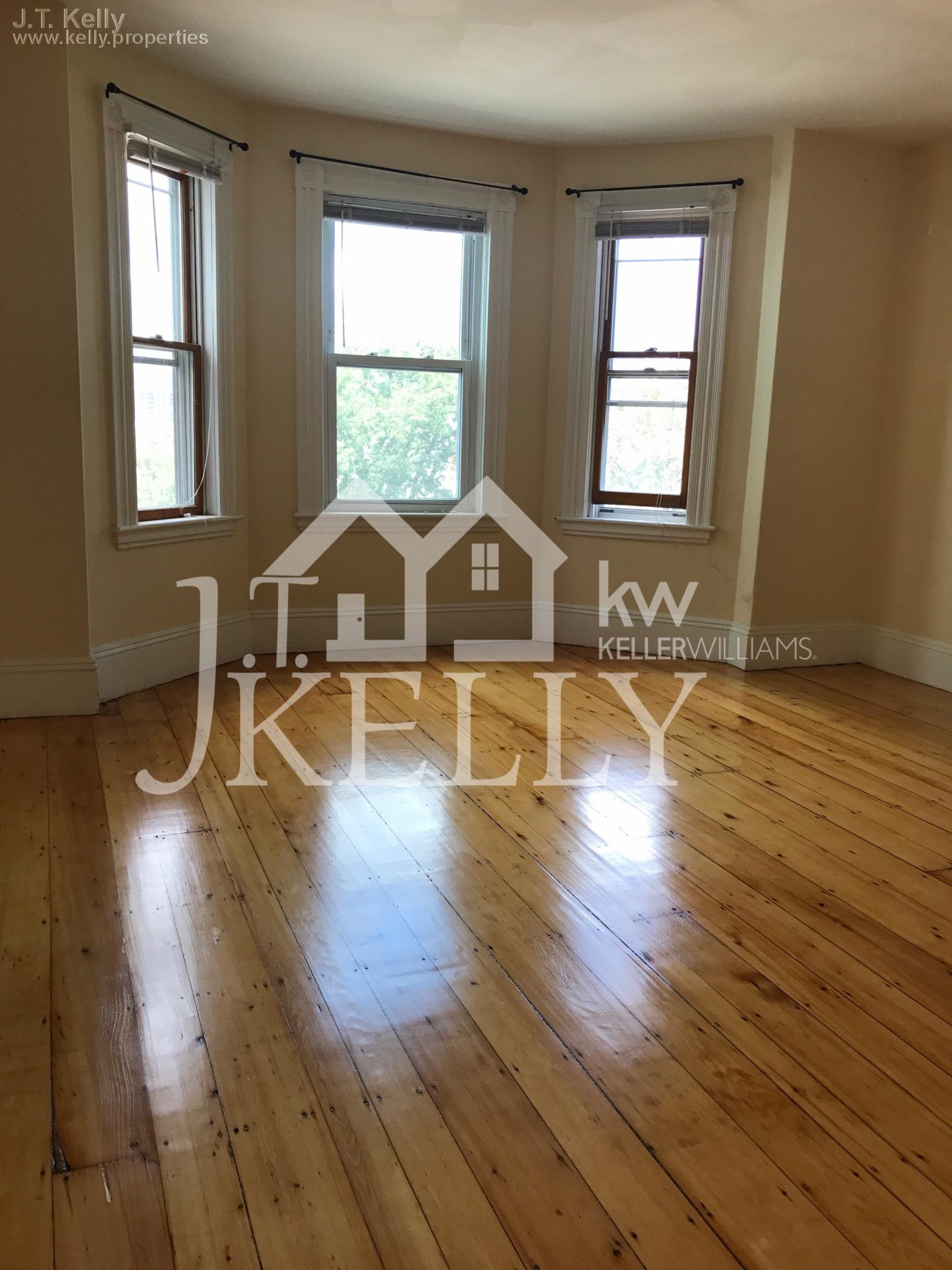 192 Hillside St, Mission Hill