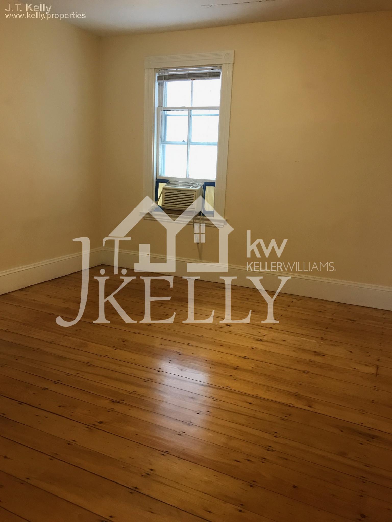 192 Hillside St, Mission Hill