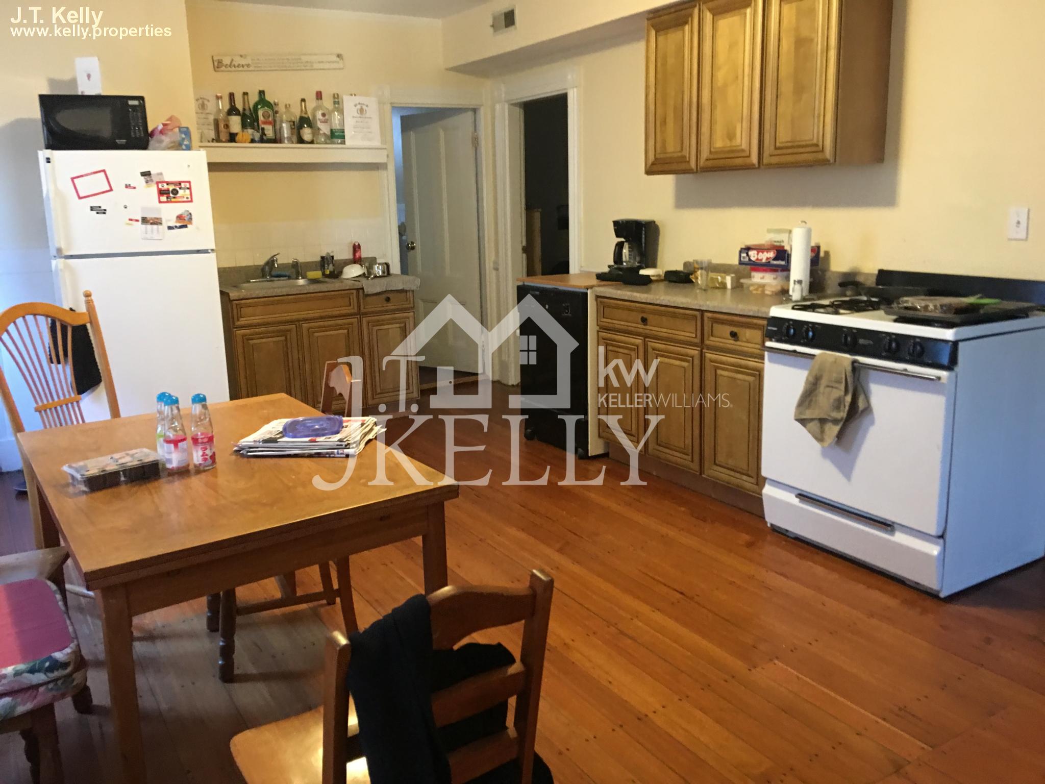 192 Hillside St, Mission Hill