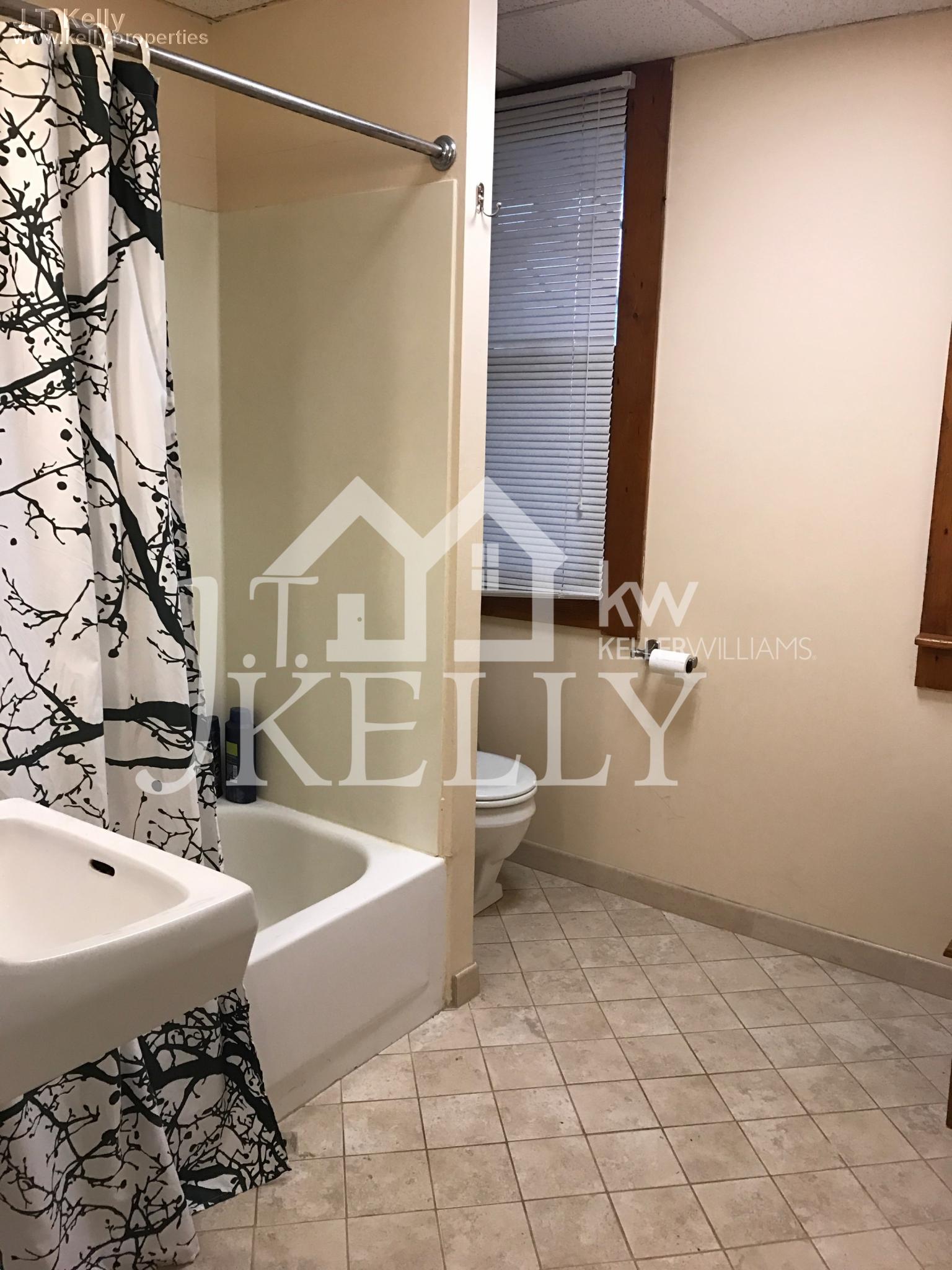 192 Hillside St, Mission Hill