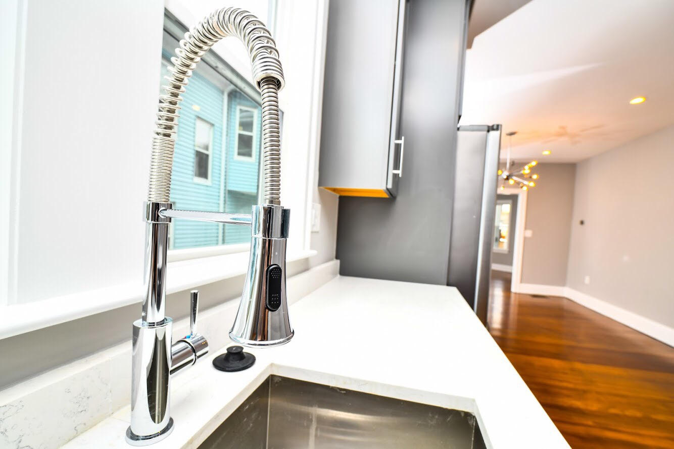 2 bed, 1 bath apartment for rent at 119 Blake St Unit 1, Hyde Park — photo 2 of 9