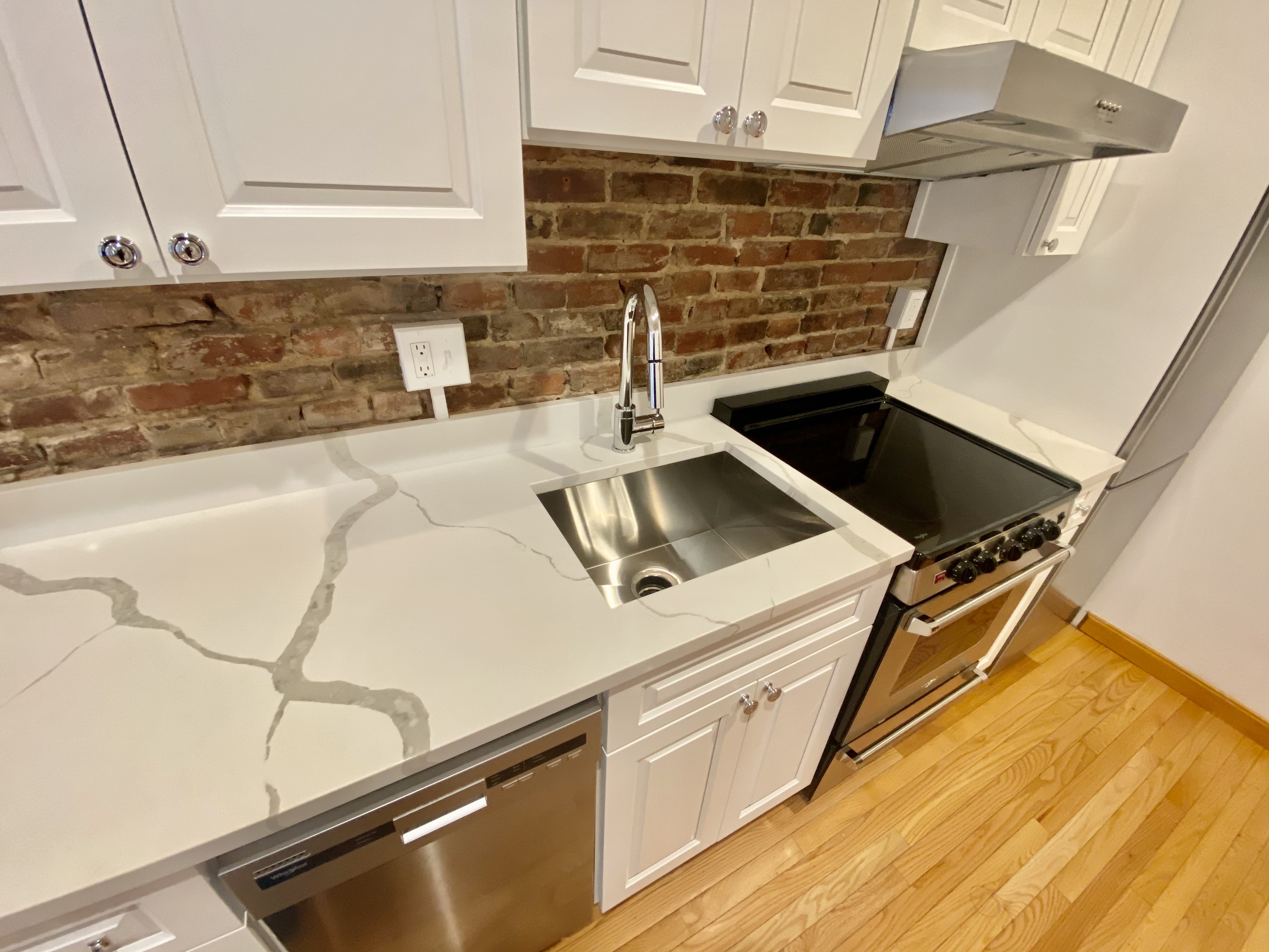 2 bed, 1 bath apartment for rent at 37 Garden St Unit 3, Beacon Hill — photo 3 of 8