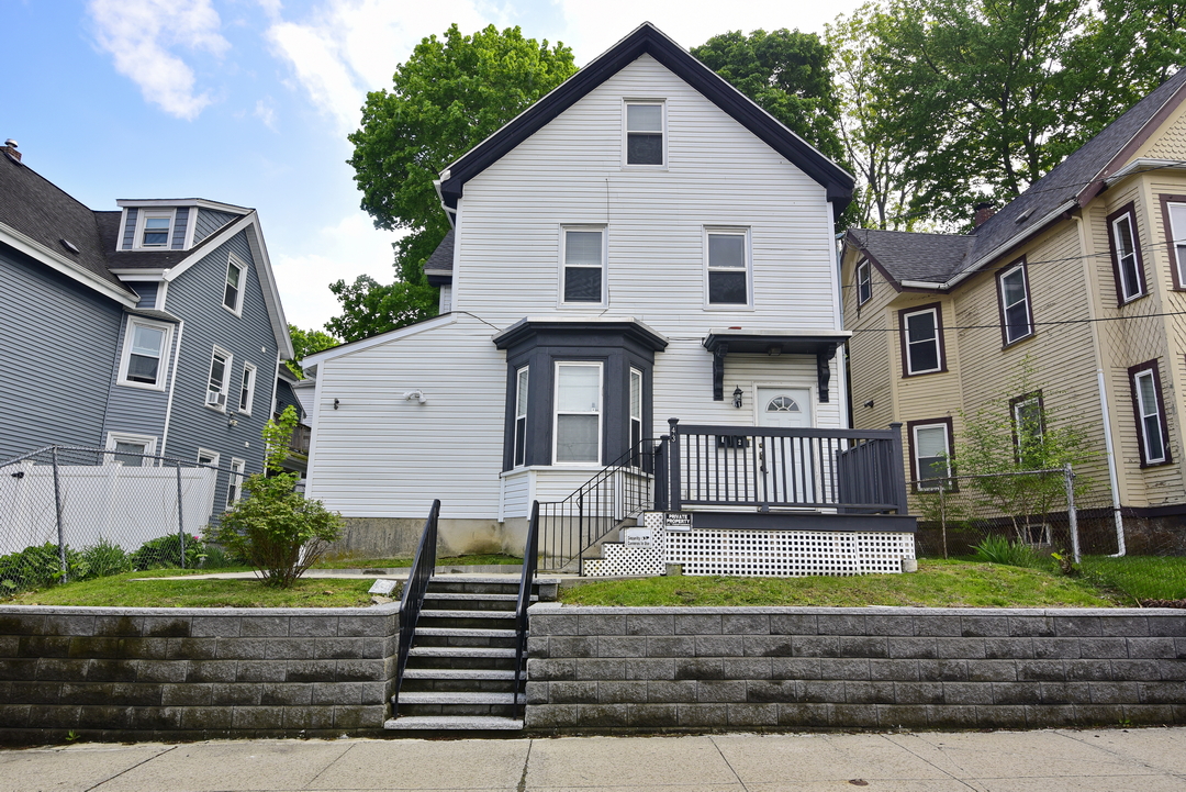 43 Rosseter St., Boston, MA - 2,600 USD/ month