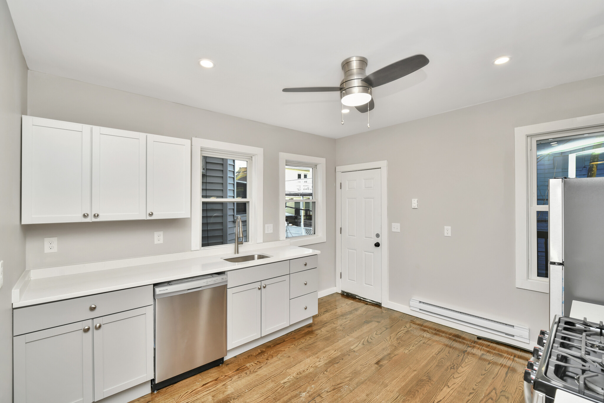 81 Ellington St, Dorchester