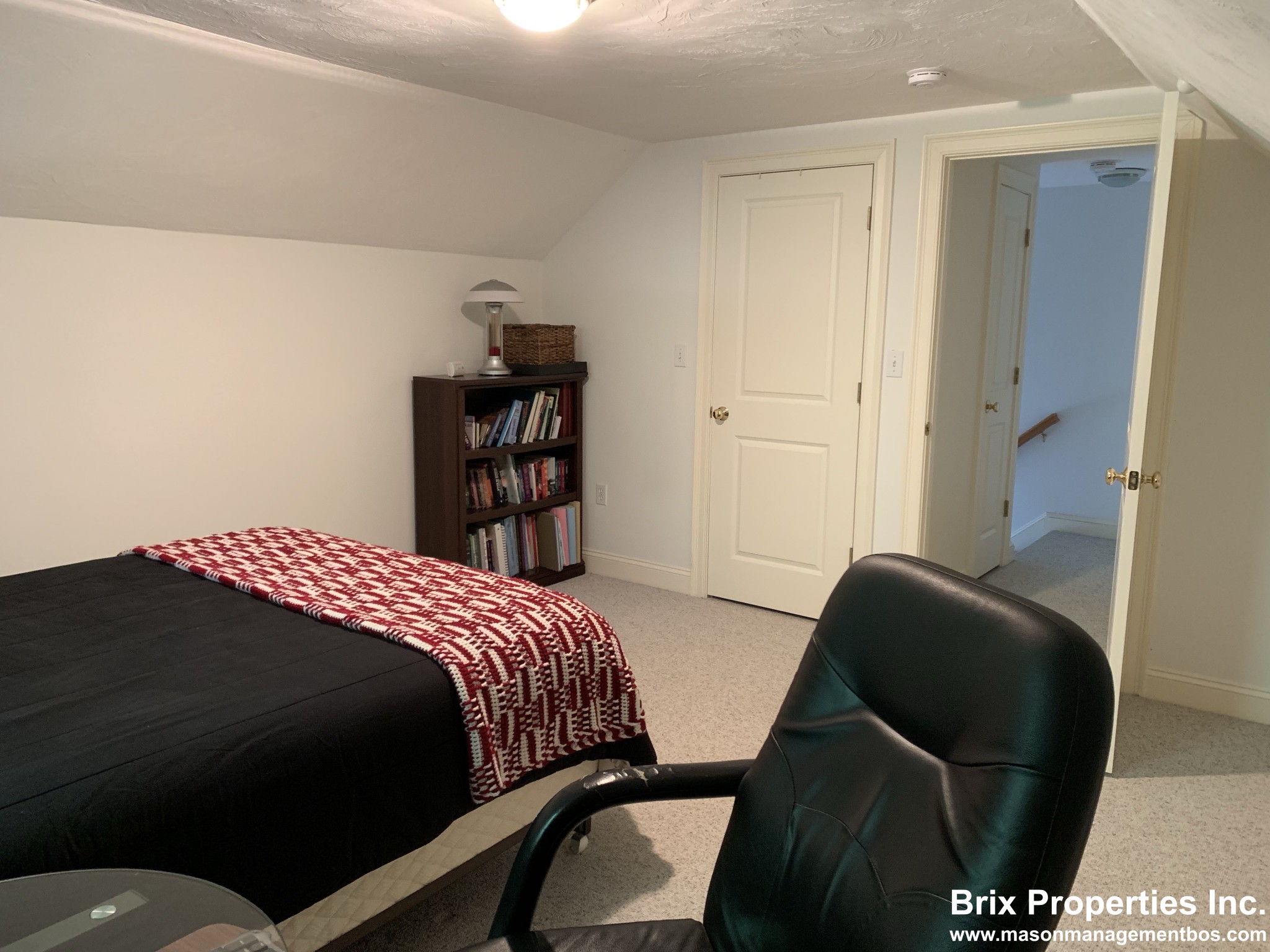 81 Overland Rd, Waltham