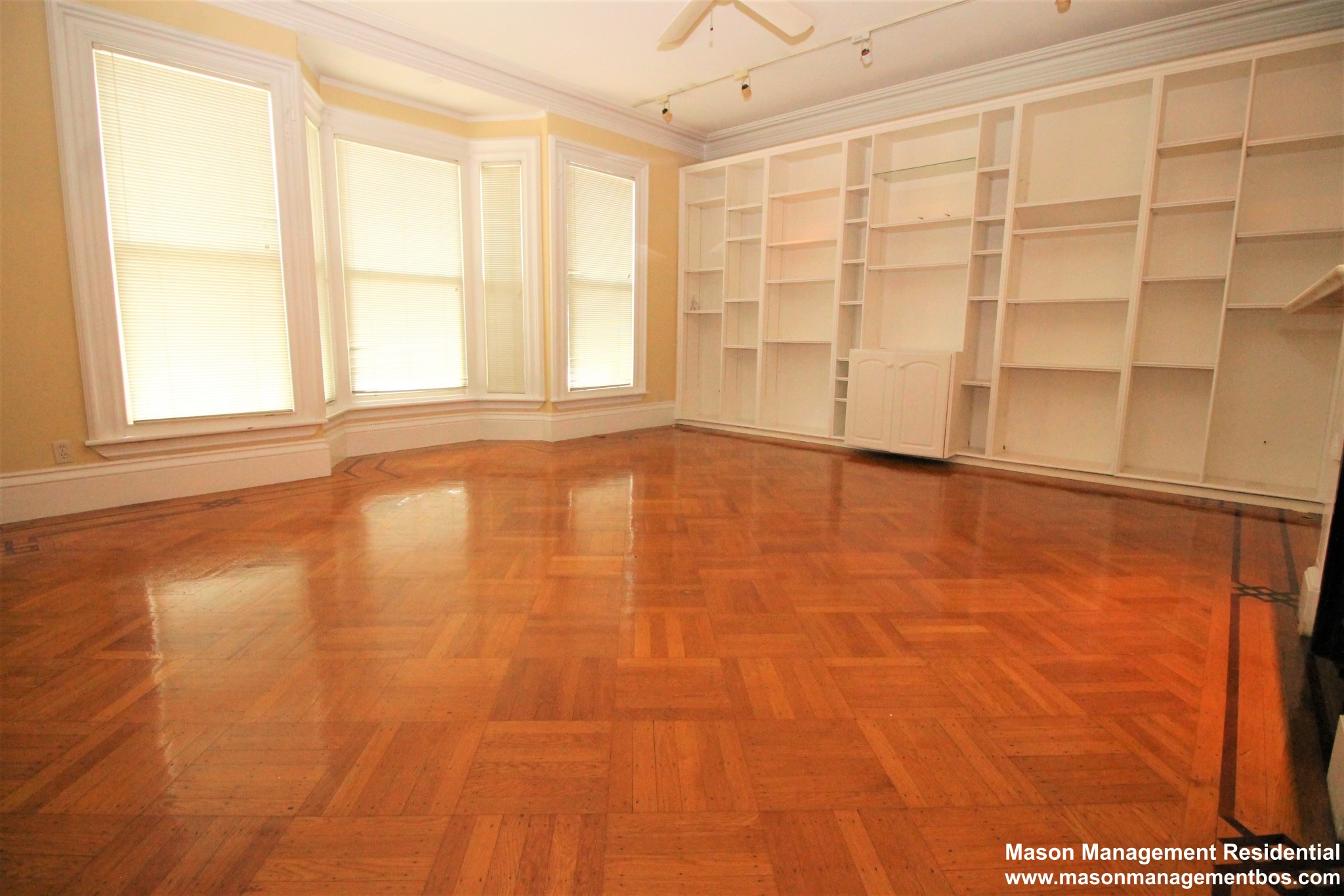 36 Davis Ave, Emerson Gardens