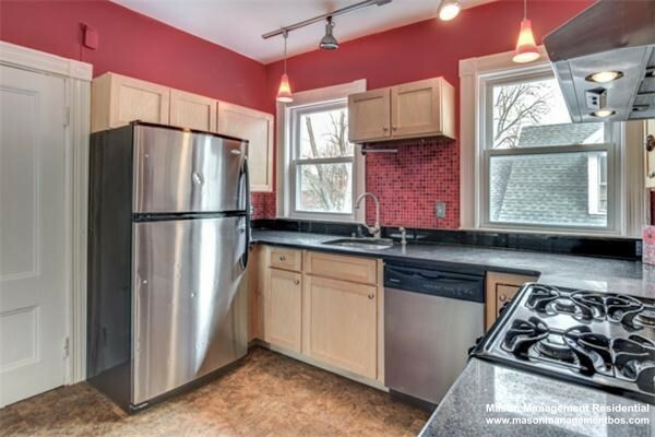 Photos of apartment on Sacramento Pl.,Cambridge MA 02138