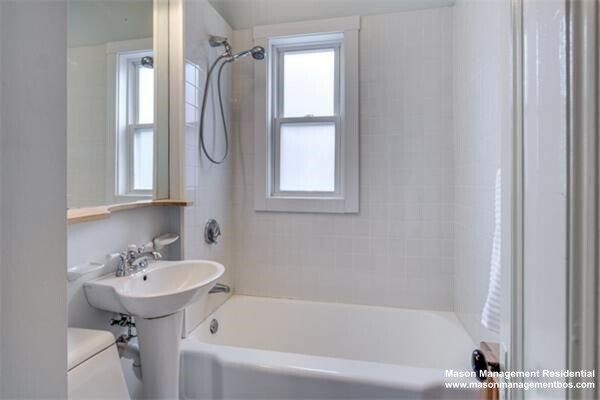 Photos of apartment on Sacramento Pl.,Cambridge MA 02138
