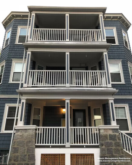 60 Parkton Rd, Jamaica Plain