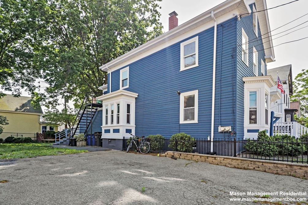 34 Everett Ave, East Somerville