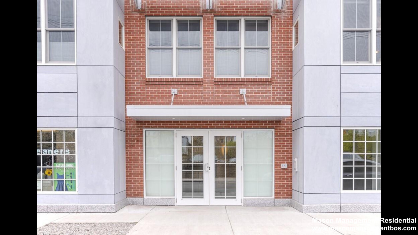 70 Bremen St, East Boston