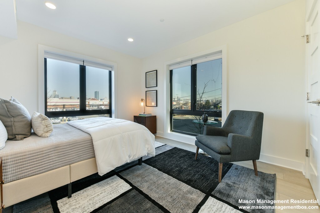 85 Willow Ct, Dorchester