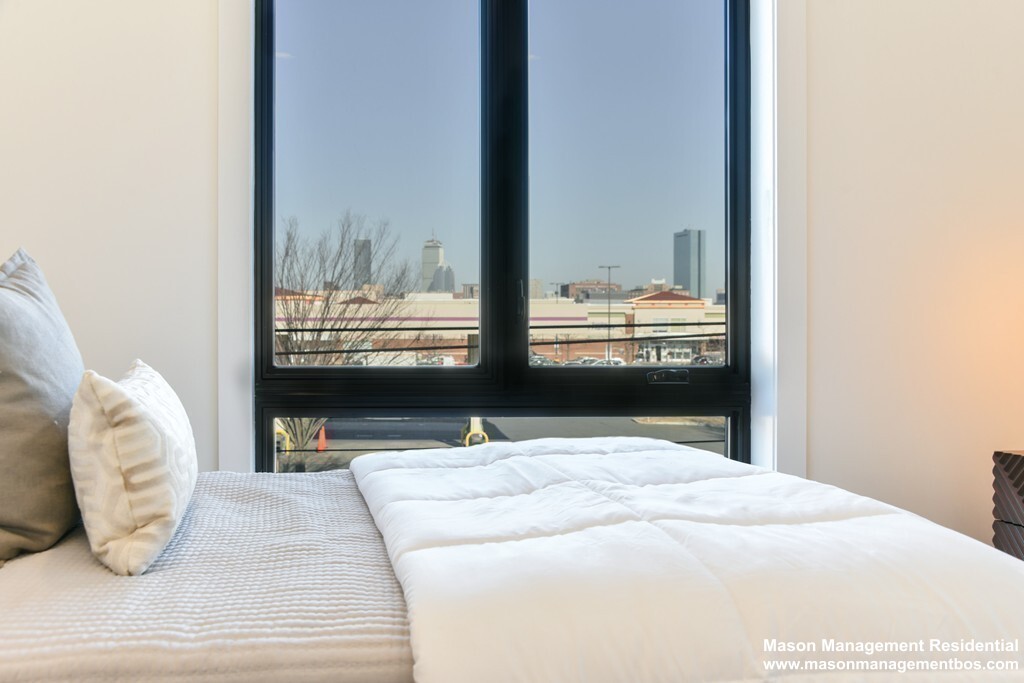 85 Willow Ct, Dorchester