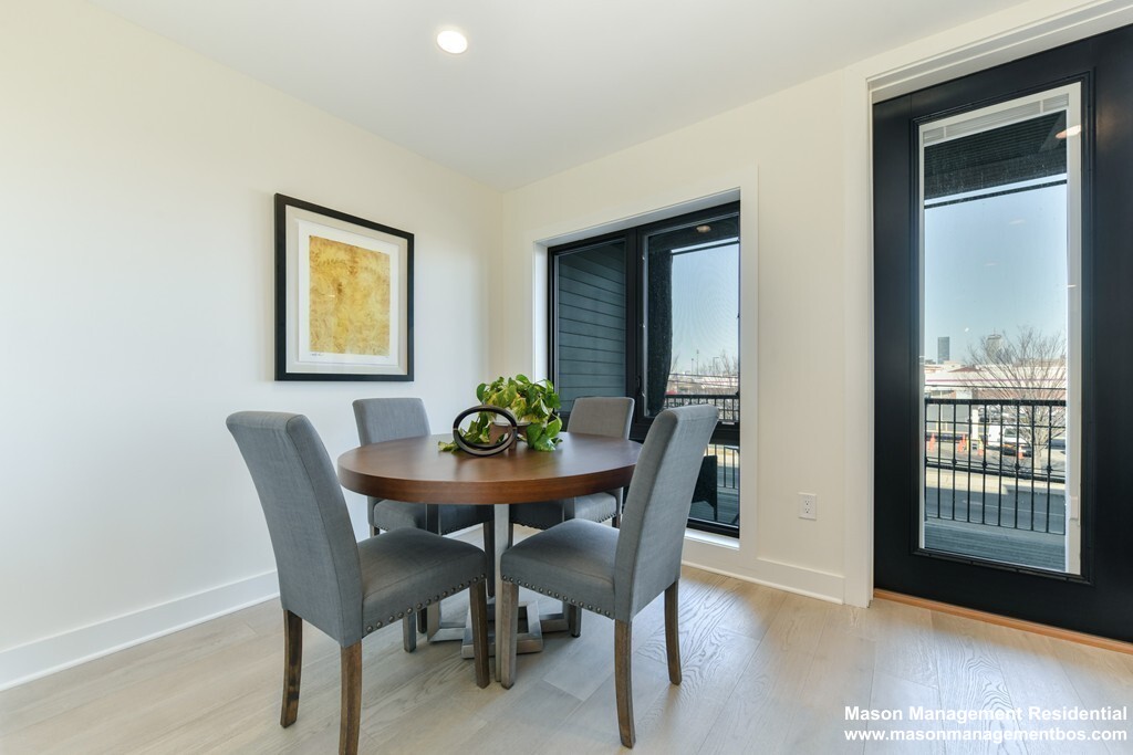 85 Willow Ct, Dorchester