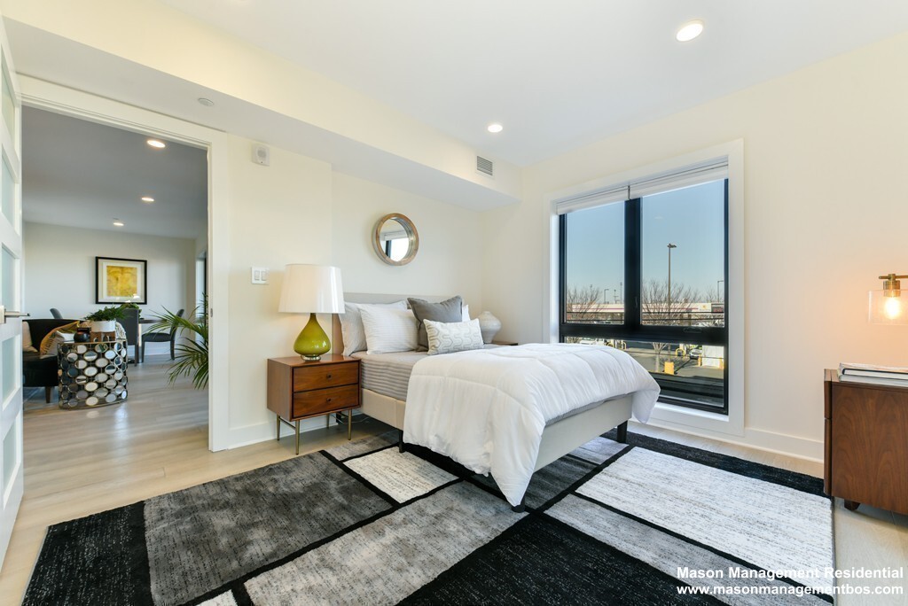 85 Willow Ct, Dorchester