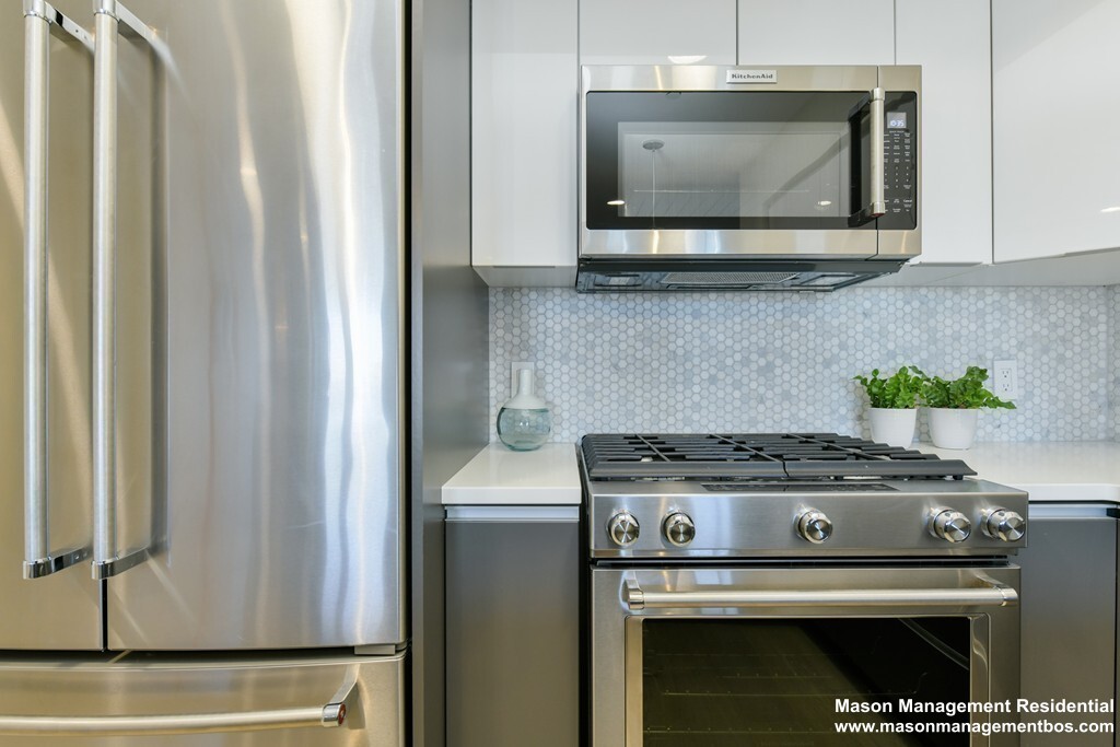 85 Willow Ct, Dorchester