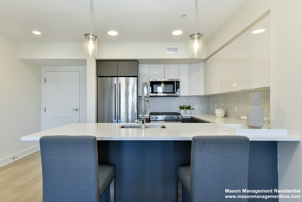 85 Willow Ct, Dorchester