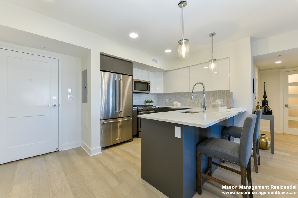 85 Willow Ct, Dorchester