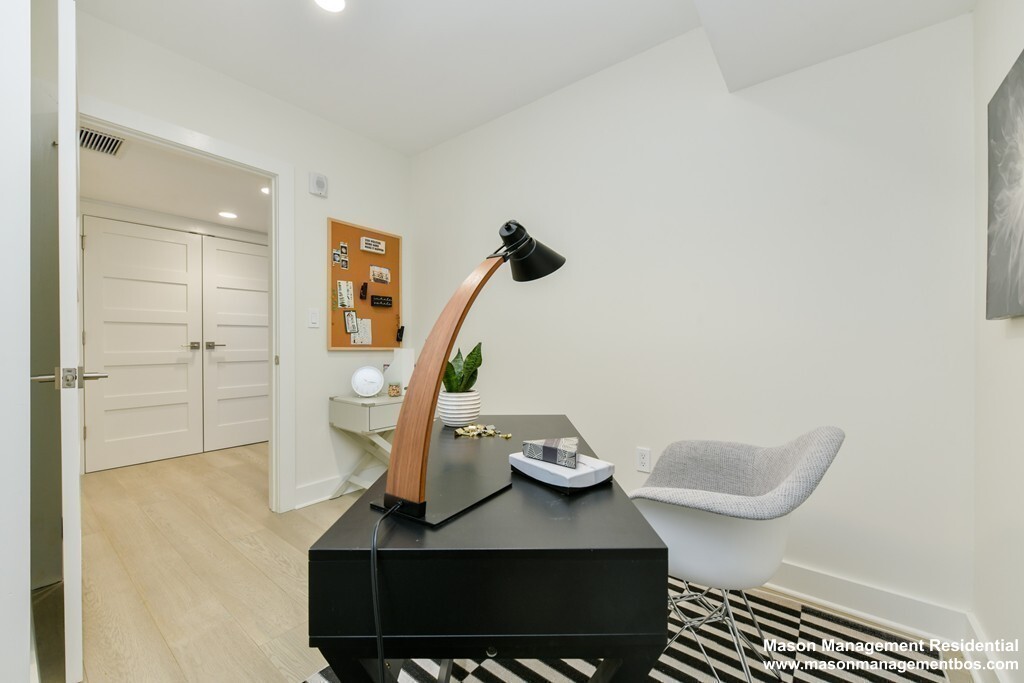 85 Willow Ct, Dorchester