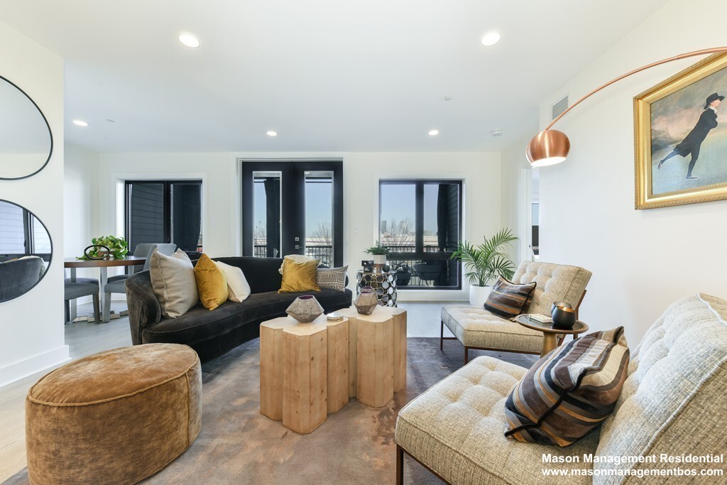 85 Willow Ct, Dorchester